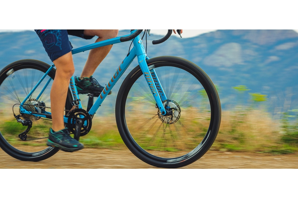 RLT 9 Aluminum Gravel Bike RLT 9 Aluminum Gravel Bike